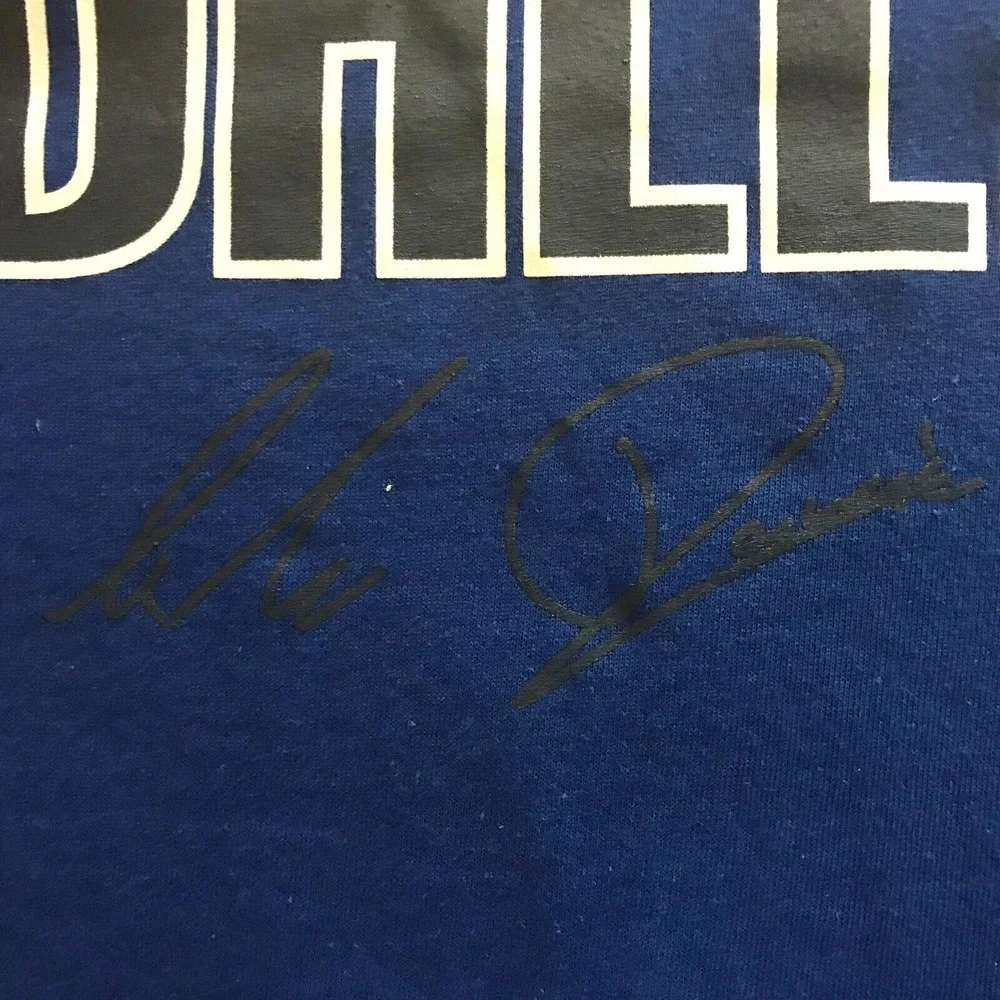 NWT Luka Doncic 77 Dallas Mavericks T-Shirt Mens Medium Blue Facsimile Autograph